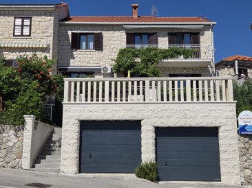 Location  [1]